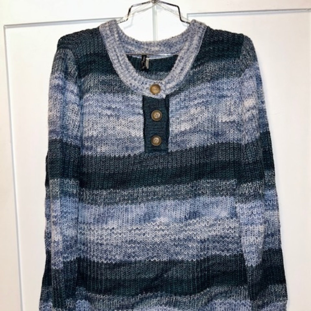 North River Size Medium Women's Sweater